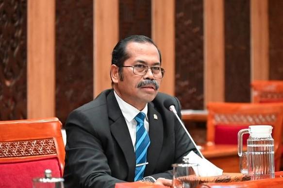 Anggota DPR Soroti Kenaikan Biaya SD yang Tak Sebanding dengan Gaji Orang Tua, Desak Regulasi Batas Biaya Sekolah