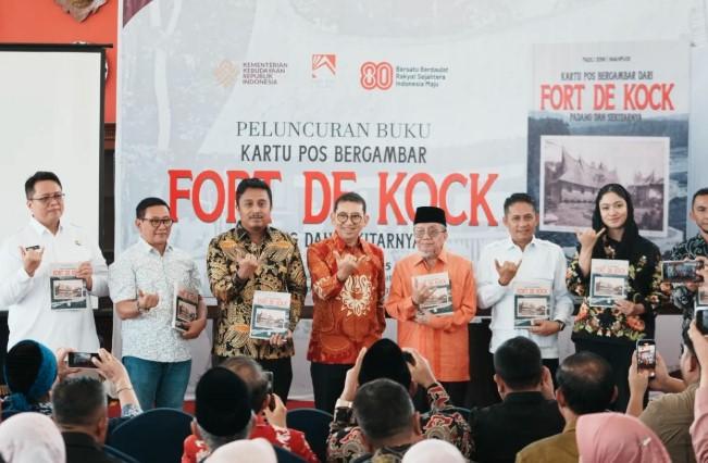Fadli Zon Luncurkan Buku "Kartu Pos Bergambar Fort de Kock", Ungkap Sejarah Visual Sumatera Barat