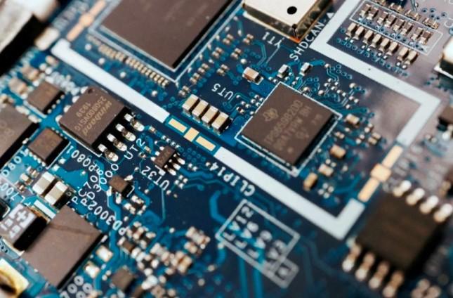 Trump Ancam Tarif 100 Persen untuk Cip dan Semikonduktor, Kecuali Dibuat di AS