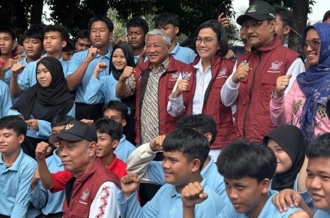 Pemerintah Siapkan Penyaluran 15 Ribu Laptop untuk Siswa Sekolah Rakyat