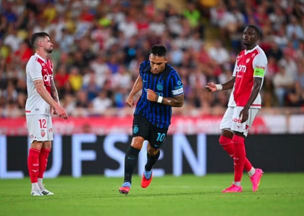 Inter Milan Taklukkan AS Monaco 2-1 Meski Bermain dengan 10 Pemain