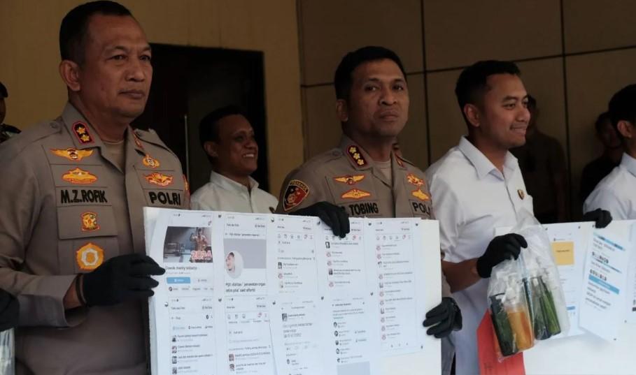 Polresta Sidoarjo Bongkar Grup Facebook Penyedia Jasa Asusila Sesama Jenis, Tiga Pria Ditangkap