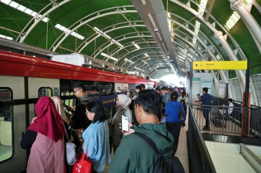 Promo Tarif Rp80 untuk LRT hingga KRL di HUT Ke-80 RI, Menhub Ajak Warga Manfaatkan Transportasi Publik