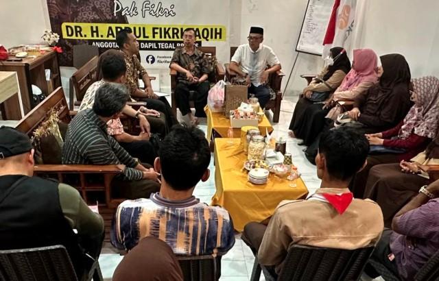 DPR Diminta Gelar Rapat Gabungan Atasi Masalah Guru Honorer dan PPPK