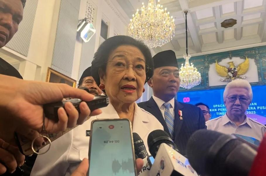Megawati Pimpin Upacara HUT ke-80 RI di Sekolah Partai PDIP
