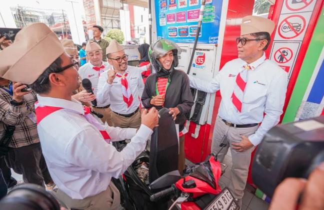 Pertamina Patra Niaga Gelar Program Sapa Pelanggan di 53 SPBU, Berbagi Semangat Kemerdekaan ke-80 RI
