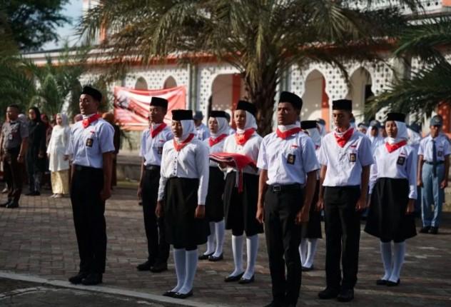 Siswa Sentra Darussa'adah Kibarkan Merah Putih di HUT ke-80 RI, Fadil Royan Pimpin Pasukan dengan Penuh Kehormatan
