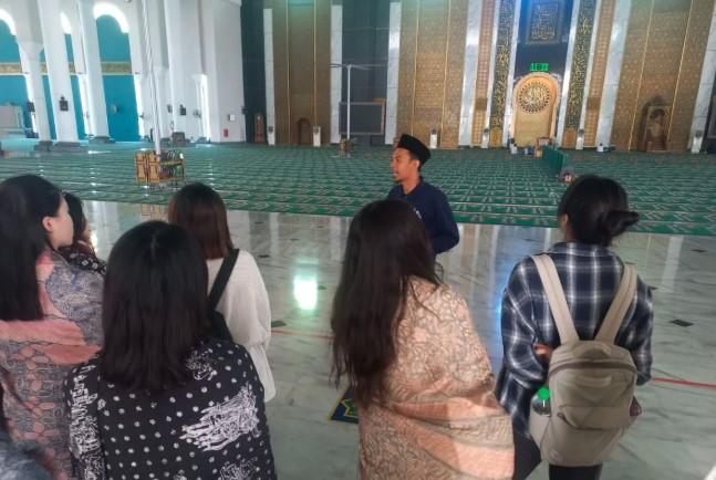 Masjid Al-Akbar Surabaya Jadi Destinasi Wisata Religi Dunia, Tawarkan Toleransi dan Arsitektur Penuh Filosofi