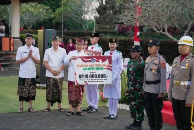 Pemkab Badung Beri Apresiasi Rp10 Juta untuk Anggota Paskibraka HUT ke-80 RI