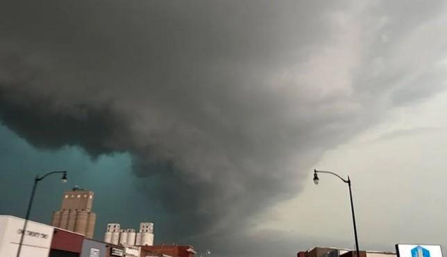 Carolina Utara Perintahkan Evakuasi Wajib Jelang Kedatangan Badai Erin