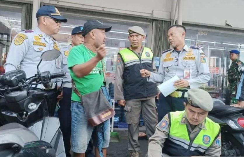 DPRD DKI Dorong Parkir Liar Jadi Tindak Pidana, Usulkan Solusi Hukum dan Ekonomi