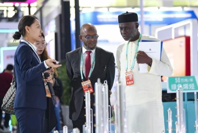Zona Energi Hijau Debut di China-Arab States Expo 2025, Tampilkan Inovasi Energi Terbarukan
