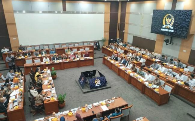DPR dan Pemerintah Sepakat Bawa RUU Perubahan UU Haji dan Umrah ke Paripurna, Hadirkan Kementerian Baru