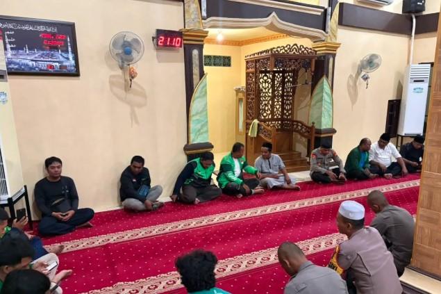 Ojol dan Polres Ternate Gelar Doa Bersama untuk Almarhum Affan Kurniawan dan AKBP Darkun