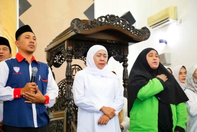 Gubernur Khofifah dan Ratusan Driver Ojol Gelar Doa Bersama untuk Affan Kurniawan di Masjid Gubernuran Jatim