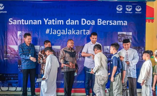 Transjakarta Santuni 100 Anak Yatim Piatu di Jakarta Timur saat Peringati Maulid Nabi