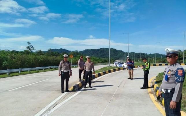 Polisi Buru Sopir Bus ALS yang Kabur Usai Kecelakaan di Tol Padang–Sicincin