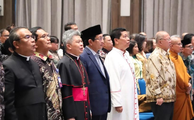 Menag Luncurkan Dua Buku Moderasi Beragama, Tegaskan Pentingnya Cinta dan Persaudaraan Lintas Iman