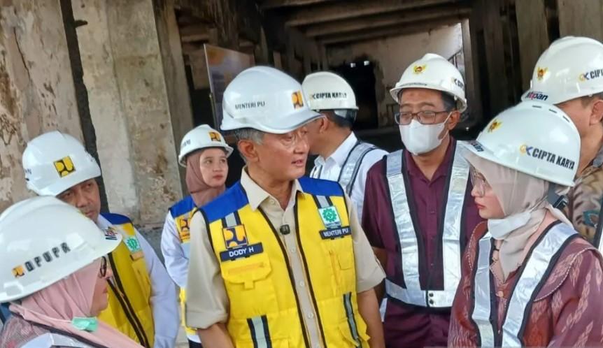 Menteri PU Tinjau Gedung DPRD Kota Kediri yang Dibakar, Usulan Pemindahan Muncul