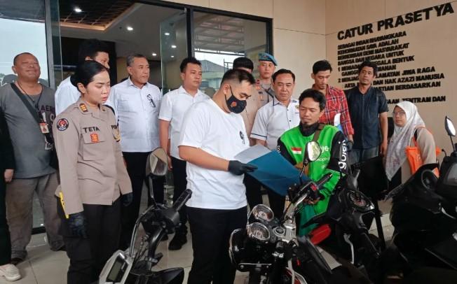 Polisi Kembalikan Enam Motor Curian ke Pemilik, Bongkar Sindikat Curanmor Berkedok Bengkel di Matraman