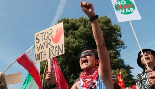 Ledakan Kekerasan di Den Haag: Polisi Tangkap 30 Orang dalam Demo Anti-Imigran yang Berubah Ricuh