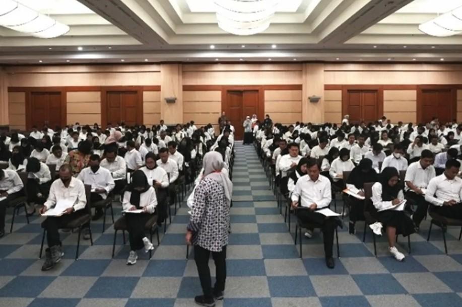 Sudinkes Jakarta Barat Rekrut 134 "Pasukan Putih" untuk Dampingi Warga dengan Keterbatasan Fisik