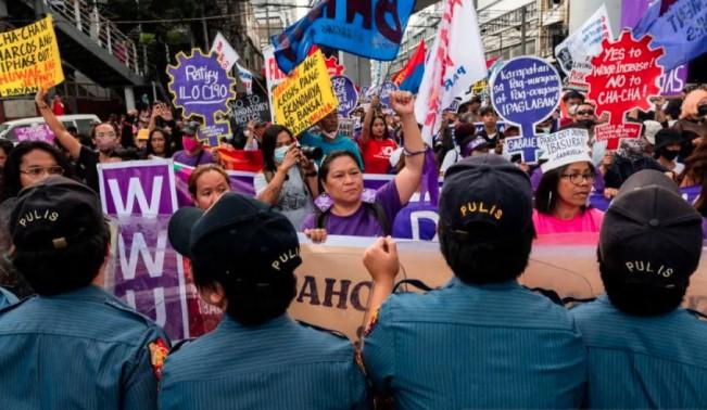 Unjuk Rasa Besar di Manila Tolak Korupsi Proyek Banjir, Polisi Tahan 20 Demonstran dan Berlakukan Jam Malam