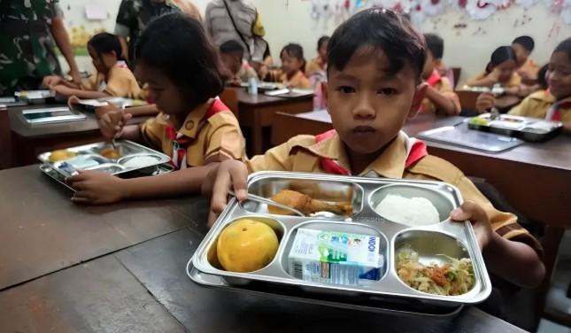BGN Tegaskan Kantin Sekolah Tidak Dipaksa Tutup, Kolaborasi Jadi Kunci Program Makan Bergizi Gratis