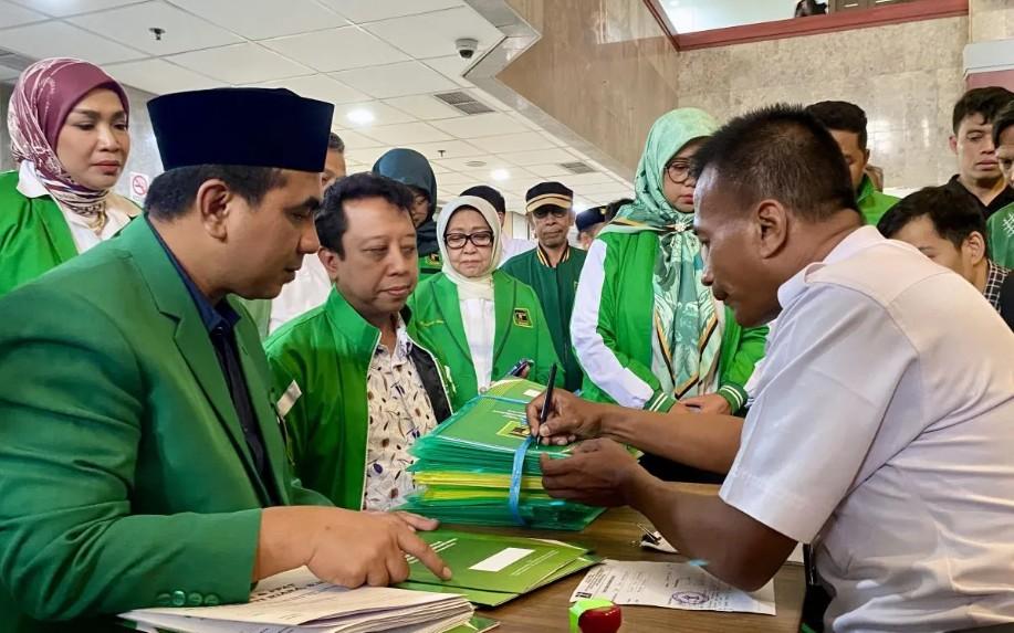 Agus Suparmanto Resmi Daftar Hasil Muktamar X PPP ke Kemenkumham, Klaim Sah Jadi Ketua Umum