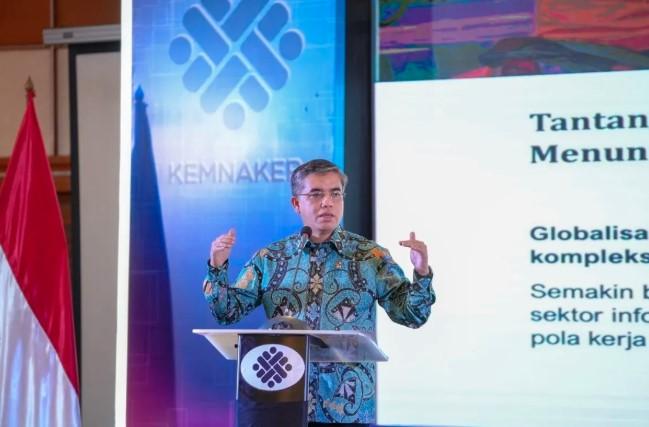 Menaker Yassierli Tegaskan Pentingnya Transformasi Pengawasan Ketenagakerjaan dan K3
