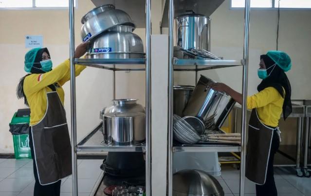 Program Makan Bergizi Gratis Tak Hanya Penuhi Gizi Anak, Tapi Juga Jadi Penyelamat Hidup Ribuan Pekerja Dapur