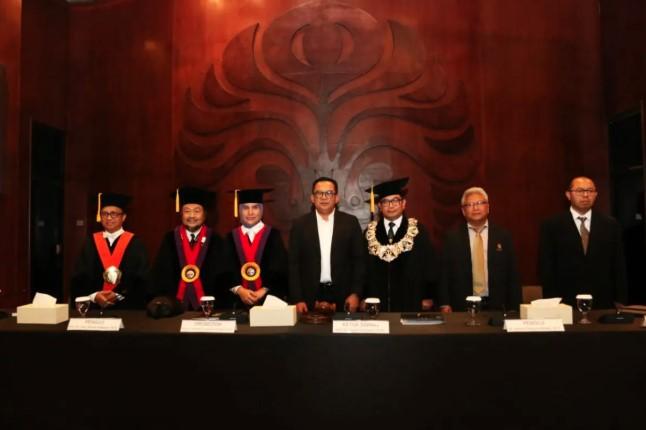 Wakil Ketua Baleg DPR Ahmad Iman Sukri Raih Gelar Doktor Lewat Riset Tata Kelola Desa di Indonesia