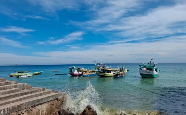 BMKG Peringatkan Potensi Gelombang Tinggi hingga 4 Meter di Perairan NTT, Berlaku 5–8 Oktober 2025