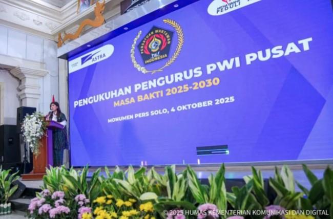 Menkomdigi Kukuhkan Pengurus PWI Pusat 2025–2030, Tekankan Etika dan Integritas Jurnalistik
