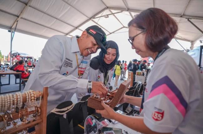Pertamina Libatkan 20 UMKM Binaan di Pesta Rakyat Mandalika, Promosikan Budaya Lokal di Ajang MotoGP 2025