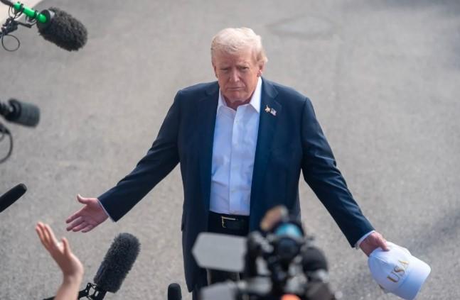 Trump Umumkan Tarif 100 Persen dan Kontrol Ekspor Baru ke China Usai Pembatasan Tanah Jarang