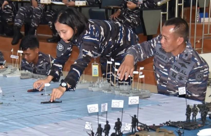 TNI AL Mantapkan Strategi Perang Laut Lewat Simulasi Tactical Floor Game Operasi Amfibi