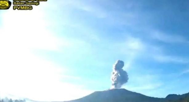 Gunung Ibu Erupsi, Semburkan Abu Setinggi 1,2 Kilometer ke Langit Halmahera Barat