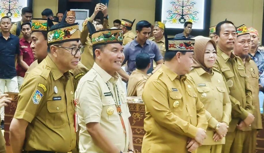 Pemprov Kalteng Wajibkan Perusahaan Tambang Koordinasi CSR dan Gunakan TNKB Lokal