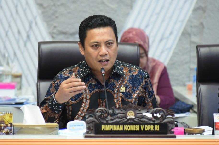 Pemerintah Diminta Serius Tangani Jalan Rusak Usai Ibu di Maros Ditandu 7 Kilometer ke Puskesmas