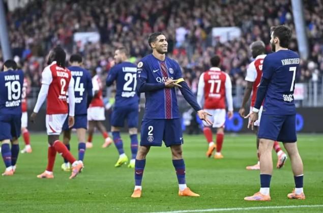 Achraf Hakimi Cetak Dua Gol, PSG Bungkam Brest 3-0 dan Rebut Puncak Klasemen Ligue 1