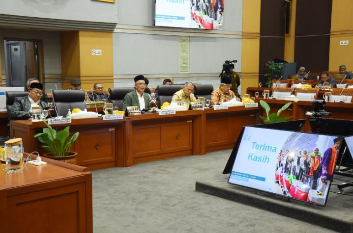 DPR Dorong Efisiensi Biaya Haji 2026, Targetkan Penurunan dari Usulan Pemerintah Rp88 Juta