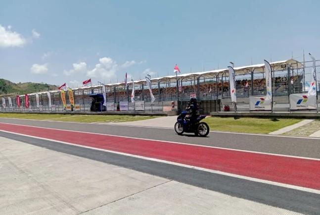 Aldiaz Aqsal Ismaya Juara Race Pertama National Sport 250cc di Mandalika, Persaingan Klasemen Semakin Panas