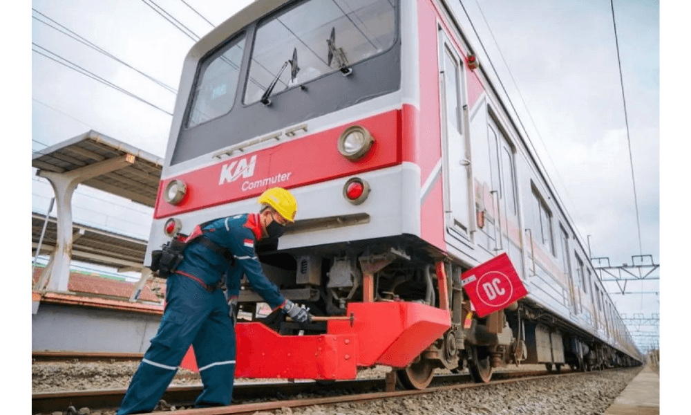 KAI Commuter Siagakan 102 Rangkaian KRL Hadapi Libur Natal dan Tahun Baru