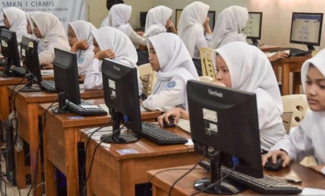 Komisi X DPR Kawal Pelaksanaan TKA agar Objektif dan Tidak Jadi Formalitas