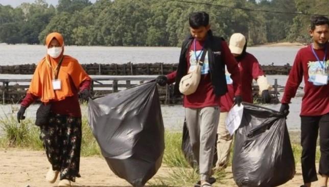 DKP Kaltim Gencarkan Pembersihan Laut dari Sampah Plastik, Dorong Kolaborasi Jaga Ekosistem