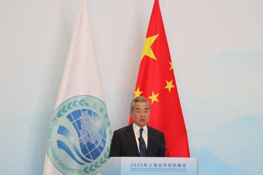 Hubungan Diplomatik China-Inggris Didorong Lewat Panggilan Telepon di Tengah Polemik Kedutaan