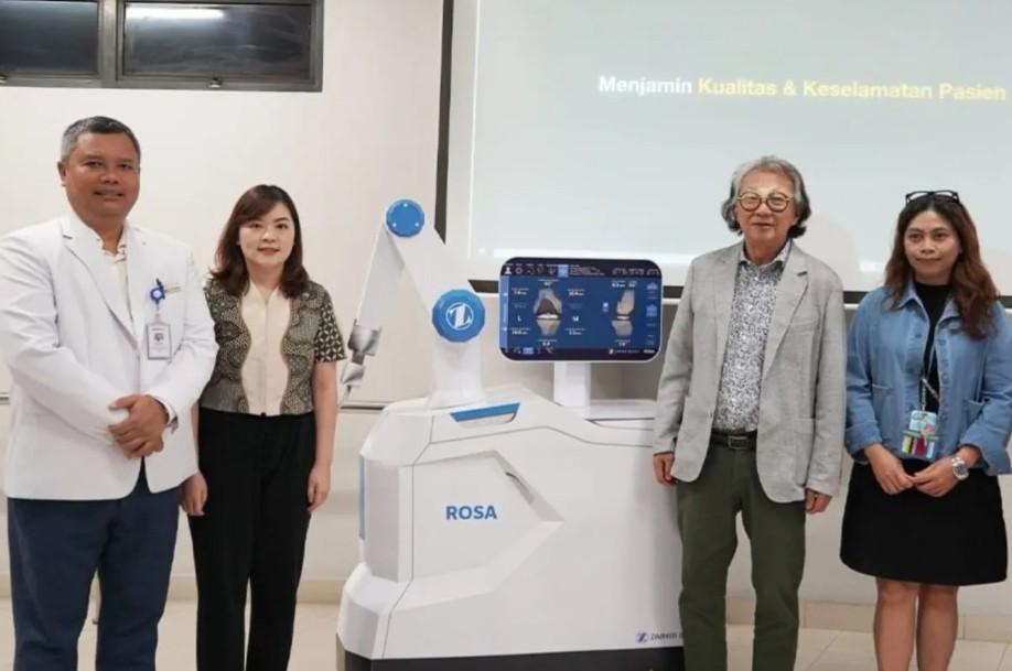 Siloam Hospitals Kebon Jeruk Hadirkan Teknologi ROSA untuk Operasi Lutut Presisi Tinggi