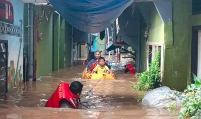 Musim Hujan dan Banjir Tingkatkan Risiko Penyakit, Warga Jakarta Timur Diimbau Waspada