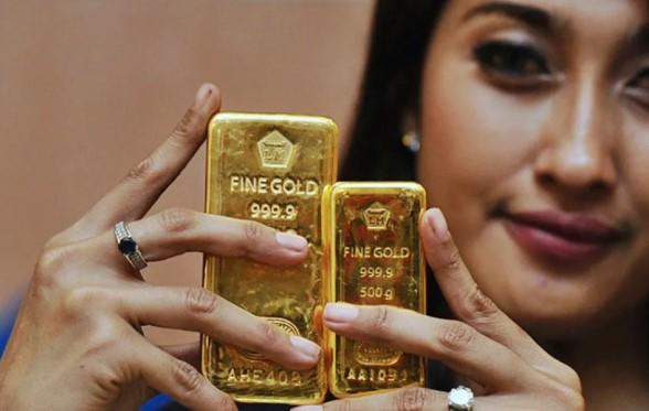 Harga Emas Antam Naik Tajam ke Rp2.360.000 per Gram, Buyback Tembus Rp2.225.000